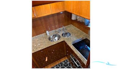 Ferretti 620 Fly Motorboot 2004, mit Man V10 CR motor, Italien