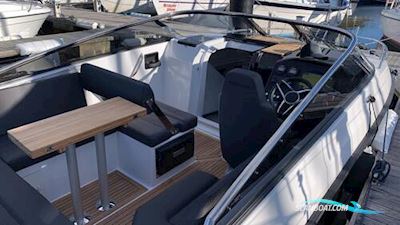 Finnmaster T7 Motorboot 2021, mit Yamaha V6 motor, England