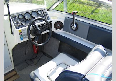 Four Winns  170 Freedom Closed deck Motorboot 1991, mit OMC motor, Niederlande