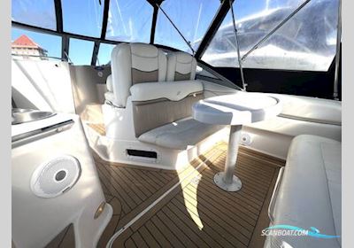 Four Winns 258 Vista Motorboot 2006, mit Volvo Penta 5.7 GXI motor, England