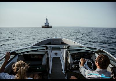 Four Winns H4 OB Motorboot 2025, mit Mercury motor, Dänemark