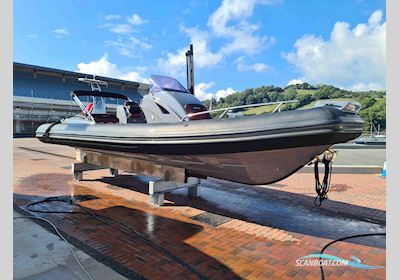 GRAND 850 Motorboot 2018, mit Evinrude motor, England