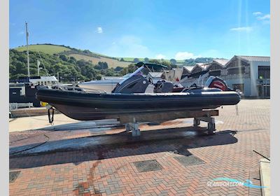 GRAND 850 Motorboot 2018, mit Evinrude motor, England
