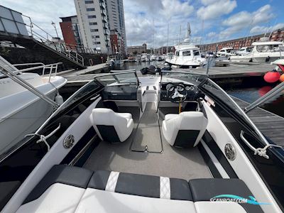 Glastron GT 185 Motorboot 2017, mit Yamaha motor, England
