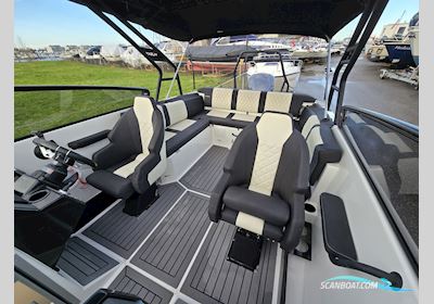 Husky R8S Finnmaster Motorboot 2018, Niederlande