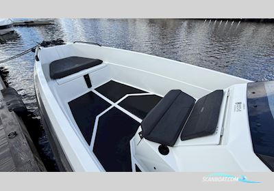 Iron 827 Motorboot 2021, mit Mercury motor, Sweden