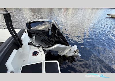 Iron 827 Motorboot 2021, mit Mercury motor, Sweden