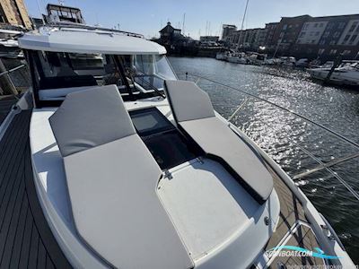 Jeanneau Merry Fisher 1095 Motorboot 2023, mit Yamaha NSB U and LU DBW motor, England