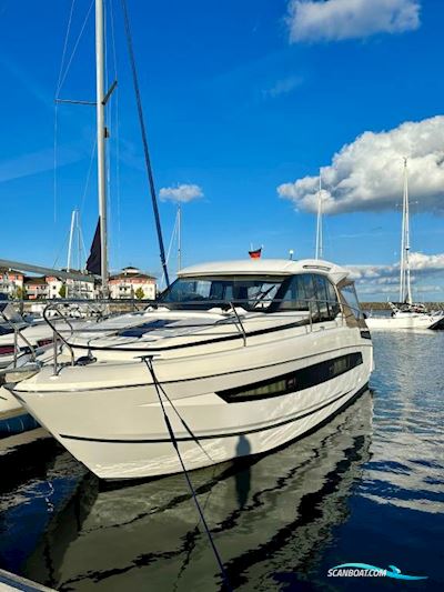 Jeanneau NC 33 Motorboot 2022, mit Volvo + Joystick motor, Deutschland