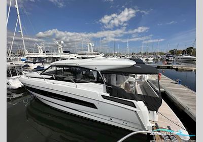 Jeanneau NC 37 Motorboot 2023, mit Volvo D4 270 DP motor, England