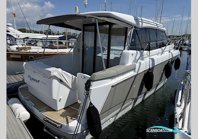 Jeanneau NC 9 Motorboot 2015, mit Volvo Penta D4 260A-F motor, England