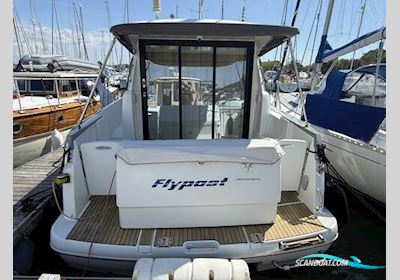 Jeanneau NC 9 Motorboot 2015, mit Volvo Penta D4 260A-F motor, England
