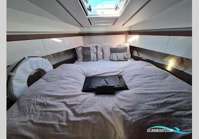 Jeanneau NC33 Motorboot 2020, mit Volvo motor, England