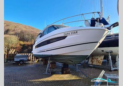 Jeanneau NC33 Motorboot 2020, mit Volvo motor, England