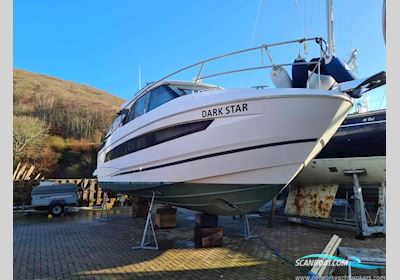 Jeanneau NC33 Motorboot 2020, mit Volvo motor, England