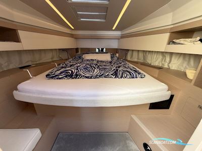 Jeanneau NC37 Motorboot 2020, mit Volvo Penta D4-270 ZD DP motor, Deutschland