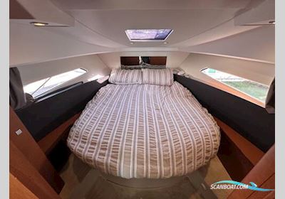 Jeanneau NC9 Motorboot 2015, mit Volvo Penta D4 motor, England