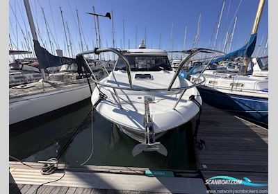 Jeanneau NC9 Motorboot 2015, mit Volvo Penta D4 motor, England