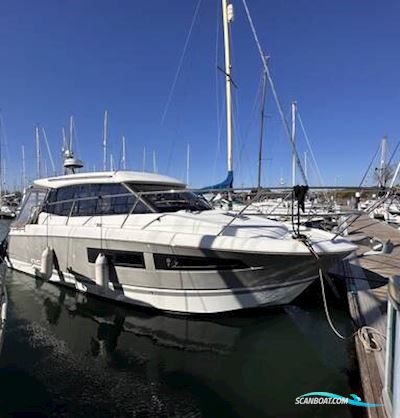 Jeanneau NC9 Motorboot 2015, mit Volvo Penta D4 motor, England