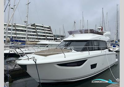 Jeanneau Velasco 37 Motorboot 2016, mit Volvo Penta D4 motor, England