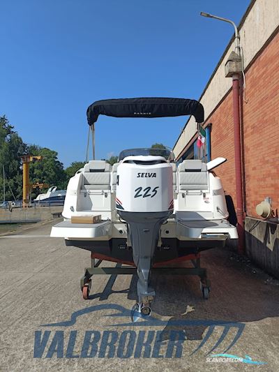 Karnic 702 SL Motorboot 2018, mit Selva fin whale motor, Italien