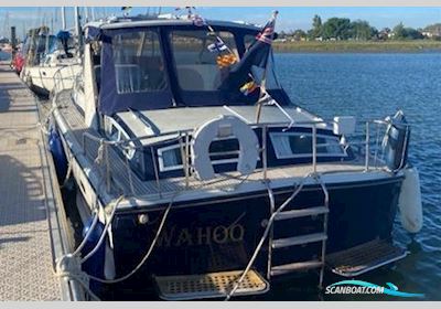 Levi Triana Tantarella 35 Motorboot 1974, mit 2 x Ford Sabre Dover Block 275hp engines with three bladed bronze propellers motor, England