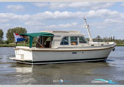 Linssen  Grand Sturdy 29.9 Sedan Motorboot 2006, mit Volvo Penta is een toonaangevende fabrikant van maritieme motoren en aandrijfsystemen. Het merk staat bekend om zijn betrouwbare en krachtige motoren motor, Niederlande
