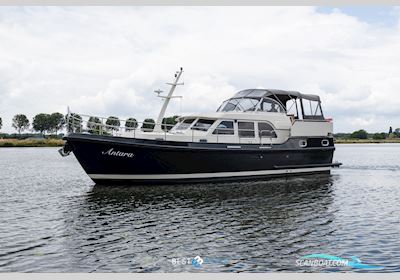 Linssen Grand Sturdy 40.9 AC Motorboot 2016, mit Volvo Penta is Een Zweeds Merk Dat Wereldwijd Bekendstaat om Betrouwbare en Krachtige Scheepsmotoren en Aandrijfsystemen. Ze Leveren Zowel Diesel- al motor, Niederlande