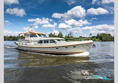 Linssen Grand Sturdy 500 Variotop Motorboot 2000, mit Volvo Penta is Een Toonaangevende Fabrikant Van Maritieme Aandrijfsystemen, Bekend om Hun Innovatieve Technologieën en Betrouwbare Dieselmotoren. Hun motor, Niederlande