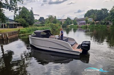 Maxima 680 Sport Lounge Motorboot 2025, mit Suzuki motor, Niederlande