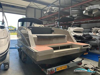 Maxima 680 Sport Lounge Motorboot 2025, mit Suzuki motor, Niederlande