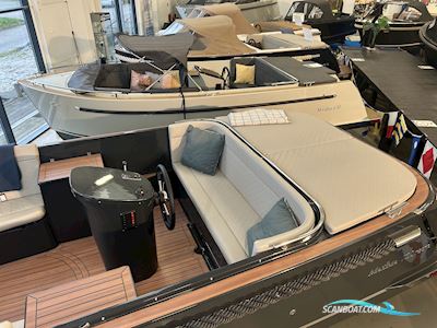 Maxima 720 Retro Motorboot 2025, Dänemark