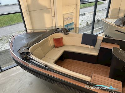 Maxima 720 Retro Motorboot 2025, Dänemark