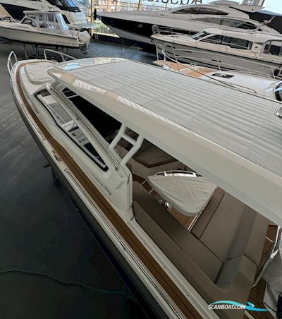 Nimbus W9 Motorboot 2022, mit Mercury motor, Deutschland