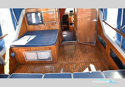 Parad 31 Flying Bridge Motorboot 1980, mit Volvo Penta motor, Sweden