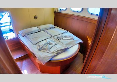 Pedro Skiron 35 AK Cabrio Motorboot 2002, mit Perkins Sabre motor, Deutschland