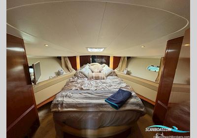 Prestige 42 Flybridge Motorboot 2007, mit Cummins motor, England
