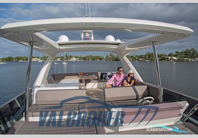 Prestige 680 Fly Motorboot 2017, mit Volvo Penta D13 Ips 1200 motor, Italien