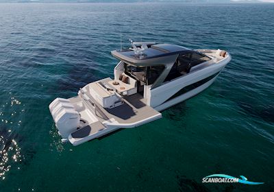 Princess C48 Deck Saloon Motorboot 2028, mit 3x Mercury / 2 x Volvo Penta motor, England