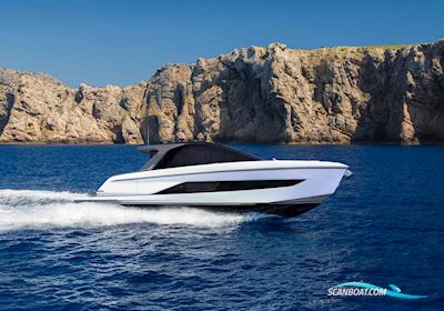 Princess C48 Deck Saloon Motorboot 2028, mit 3x Mercury / 2 x Volvo Penta motor, England