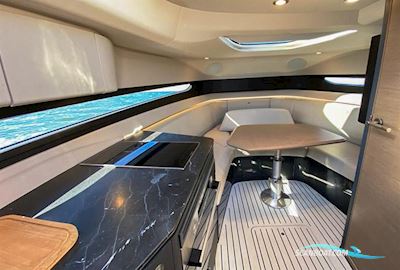 Princess R35 Motorboot 2020, mit 2 x Volvo V8-DPS 860 hp motor, Finland