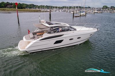 Princess V39 Motorboot 2015, mit 2 x Volvo D6-330 DP motor, England