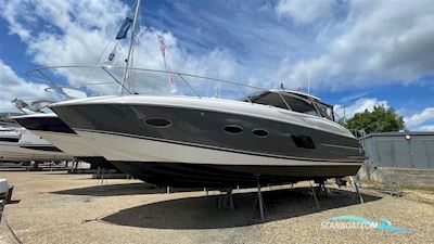 Princess V39 Motorboot 2013, mit 2 x Volvo Penta D6 motor, England