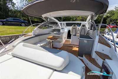 Princess V40 Motorboot 2021, mit 2 x Volvo D6-340 motor, England