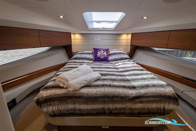 Princess V40 Motorboot 2021, mit 2 x Volvo D6-340 motor, England