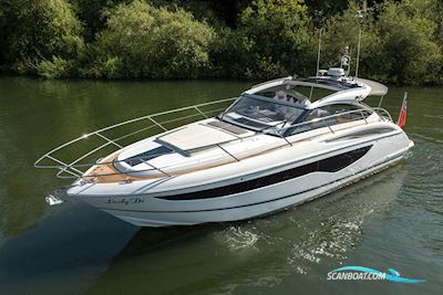 Princess V40 Motorboot 2021, mit 2 x Volvo D6-340 motor, England