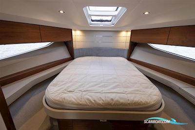 Princess V40 Motorboot 2021, mit 2 x Volvo D6-340 motor, England