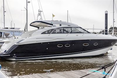 Princess V42 Motorboot 2009, mit 2 x Volvo D6-370 motor, England
