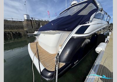 Princess V42 Motorboot 2011, mit Volvo Penta motor, England