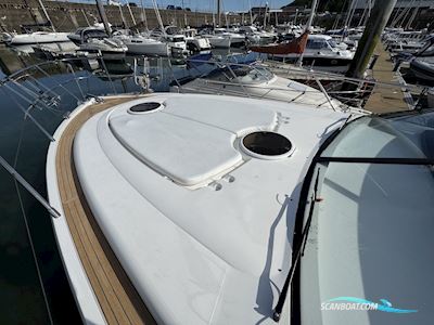 Princess V42 Motorboot 2011, mit Volvo Penta motor, England